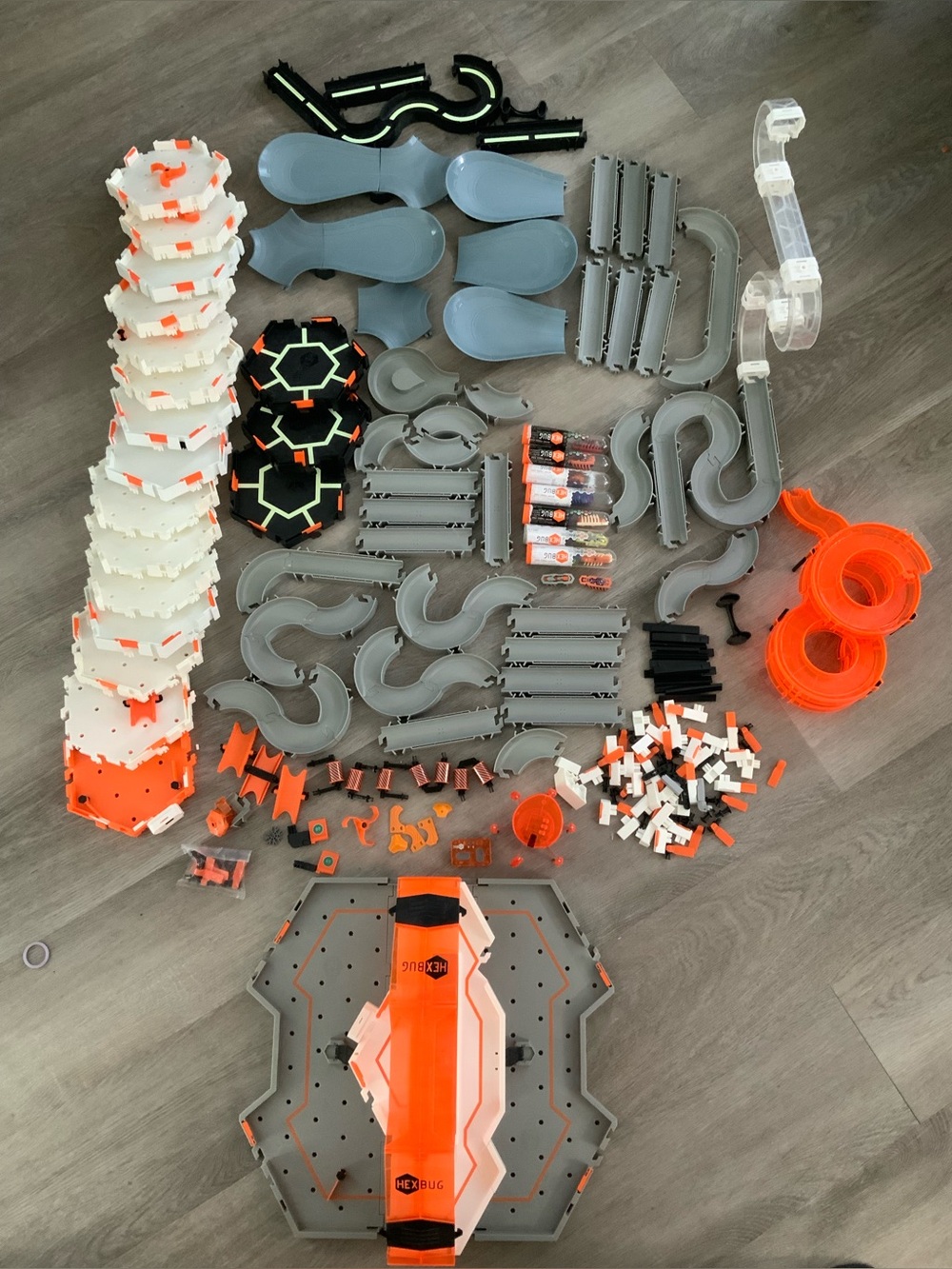 HEXBUGS - Lage set includes 13  + Remote HexBug Spider + Carrier